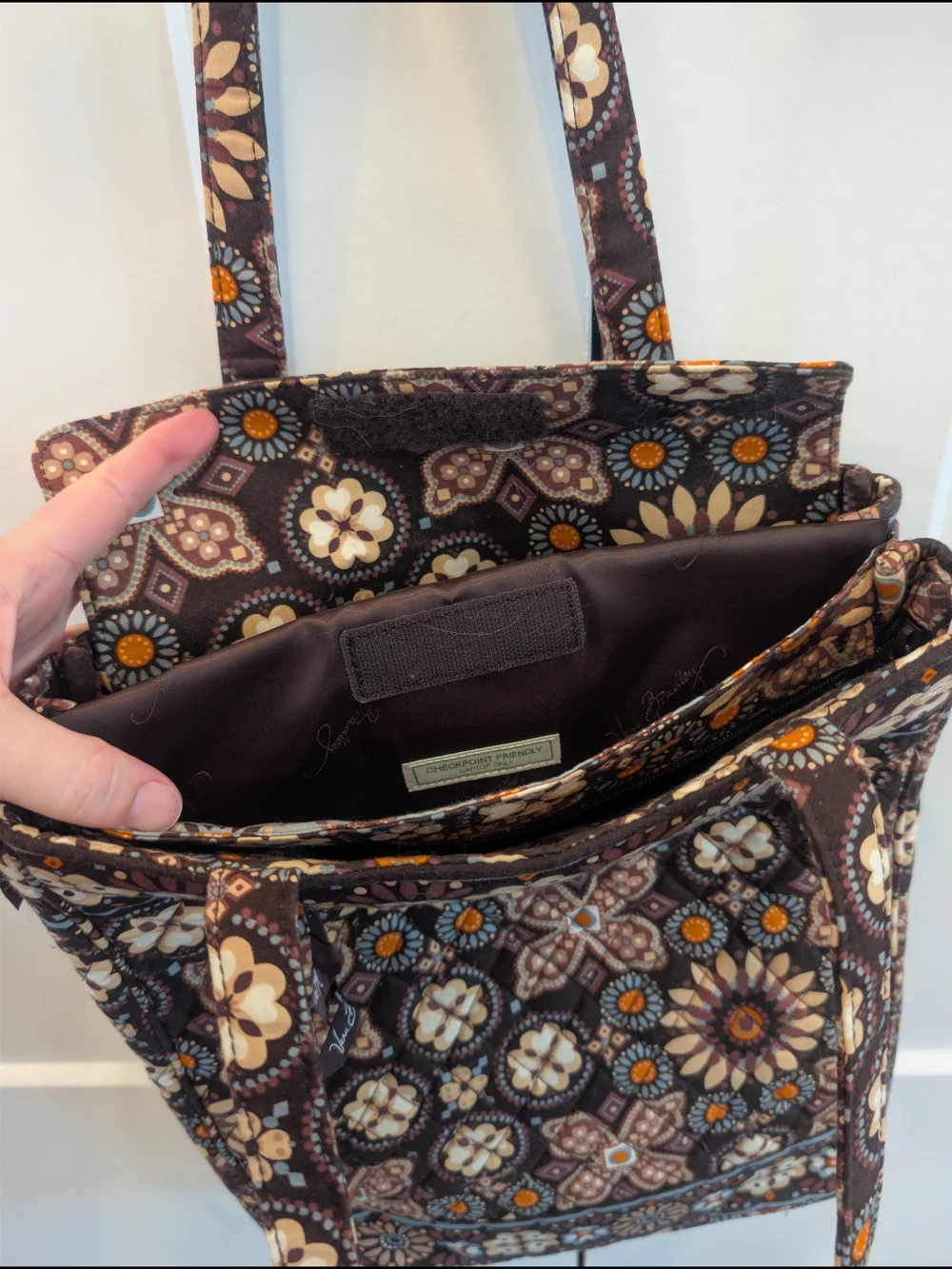 VERA BRADLEY Brown Floral Pattern Quilted Computer Bag
